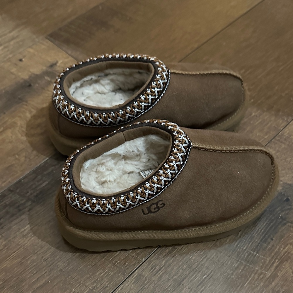 UGG Tasman Chestnut Kids Slippers with Plush Lining